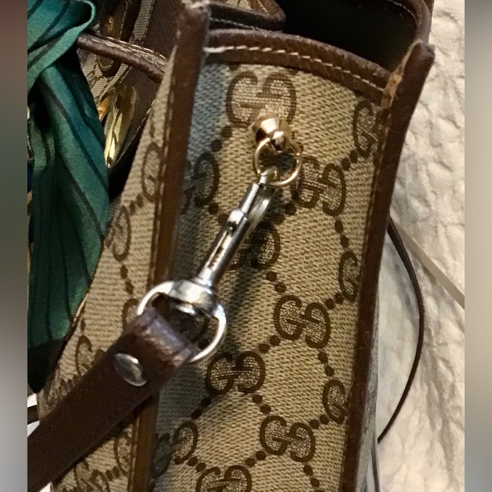 Gucci Monogrammed PVC Leather Tote - Picture 4 of 16